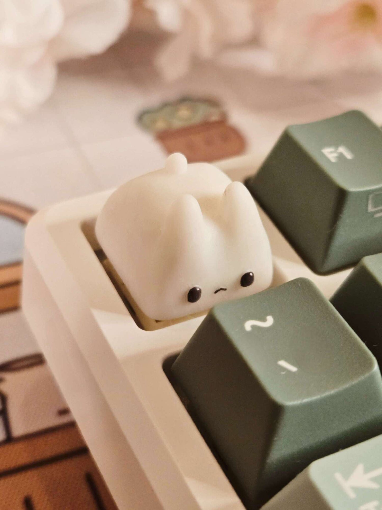 ishugo-white-milk-rabbit-keycap-kcf-003